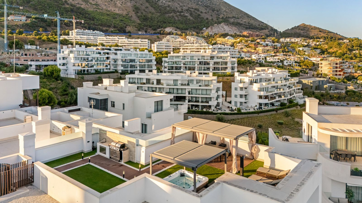 4 Bed Apartment for sale in Higueron Costa Del Sol, Málaga, Spain