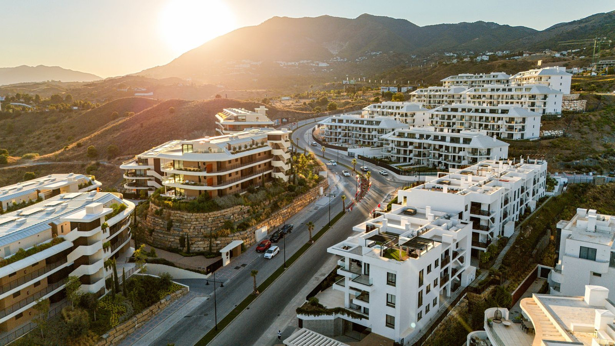 4 Bed Apartment for sale in Higueron Costa Del Sol, Málaga, Spain