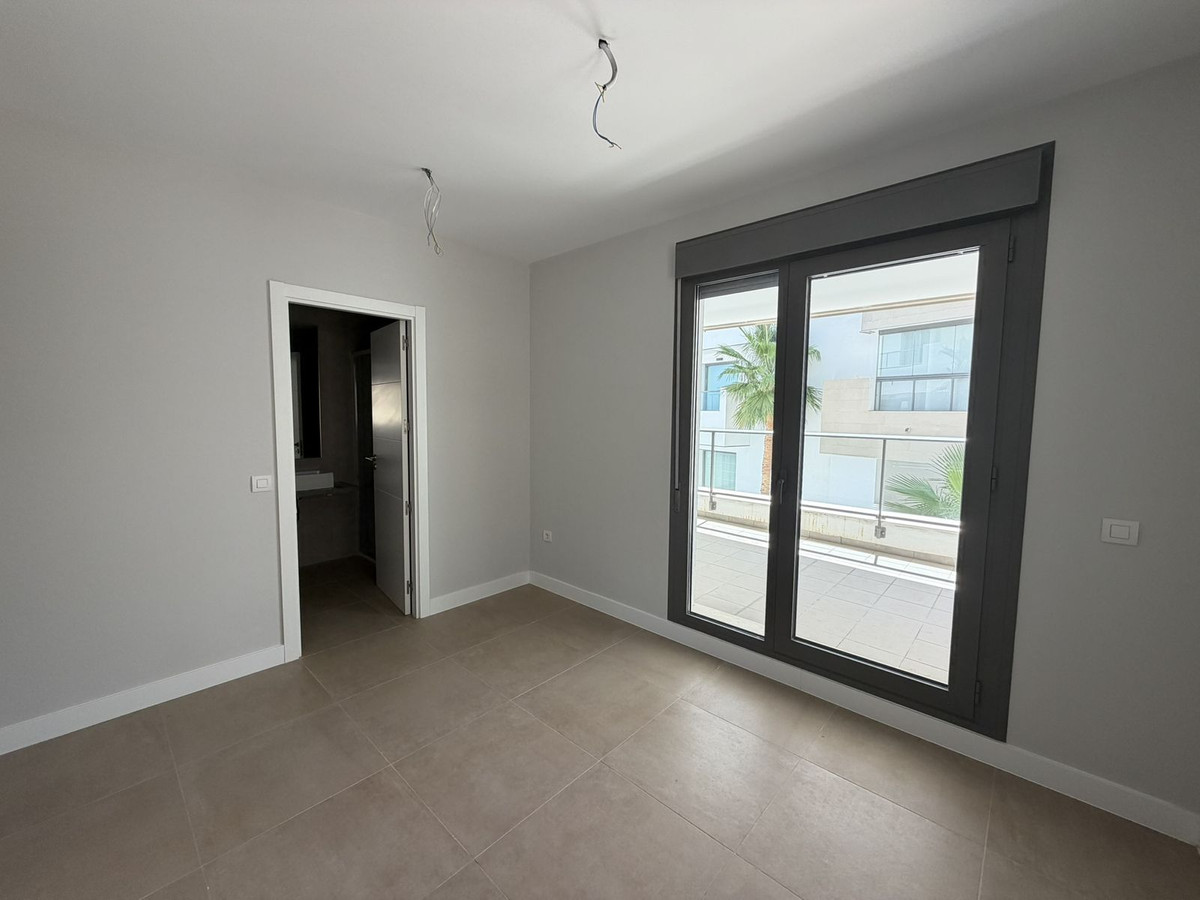 Se vende Apartamento Planta Media de 3 dormitorios en Costa Del Sol, Málaga, España