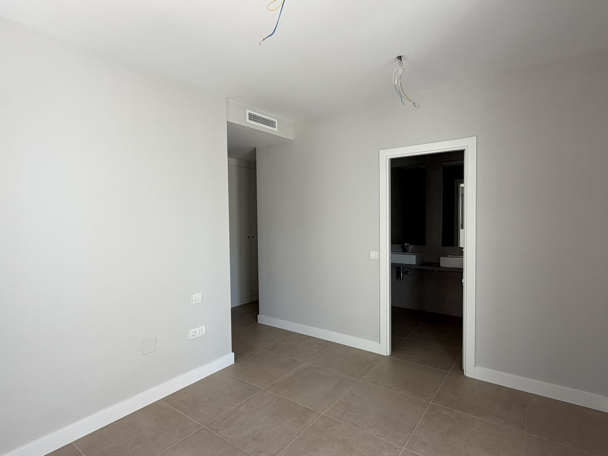 Se vende Apartamento Planta Media de 3 dormitorios en Costa Del Sol, Málaga, España