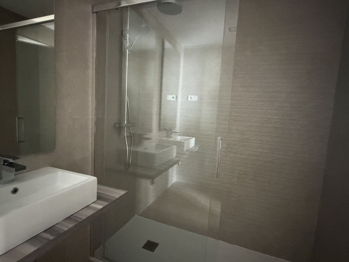 Se vende Apartamento Planta Media de 3 dormitorios en Costa Del Sol, Málaga, España
