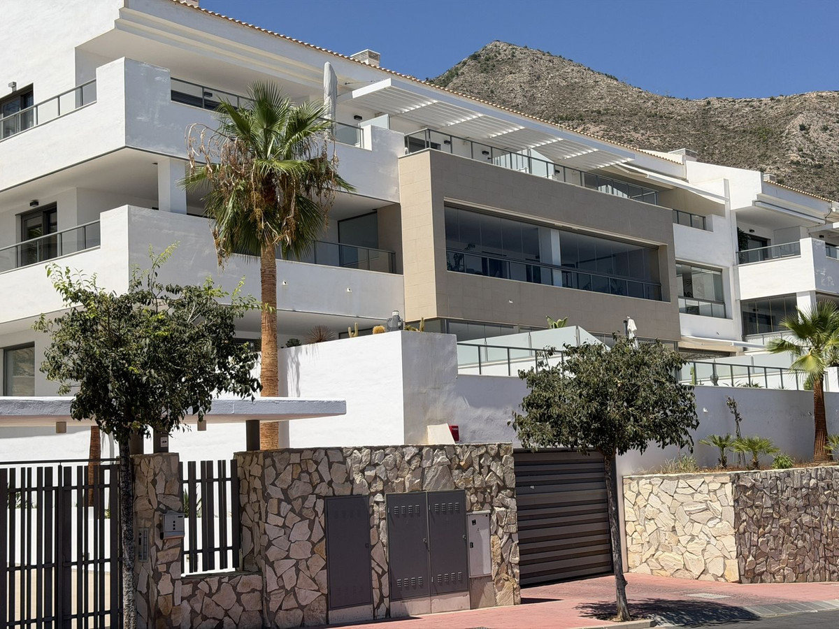 Se vende Apartamento Planta Media de 3 dormitorios en Costa Del Sol, Málaga, España