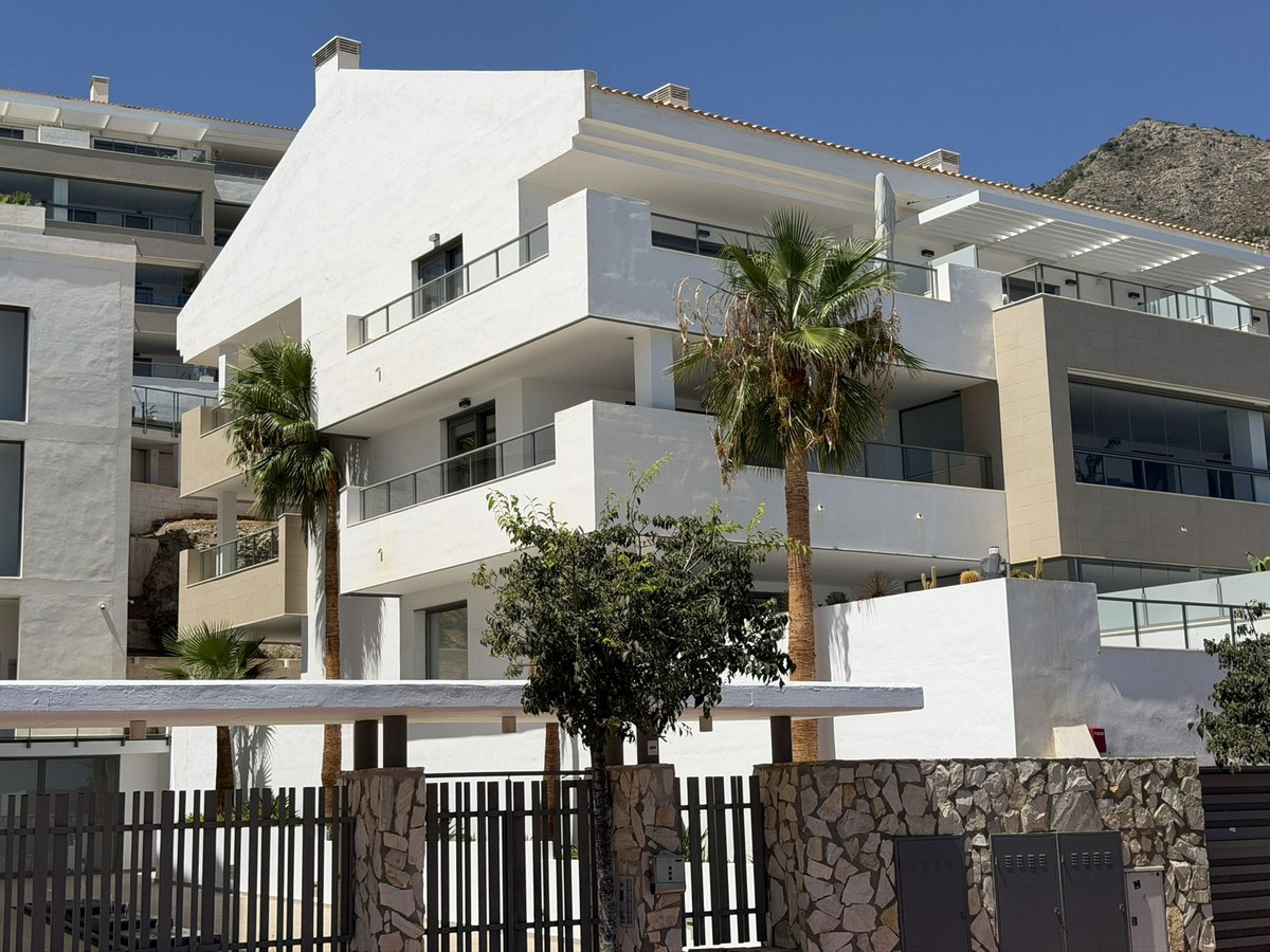 Se vende Apartamento Planta Media de 3 dormitorios en Costa Del Sol, Málaga, España