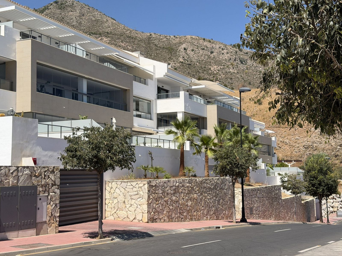 Se vende Apartamento Planta Media de 3 dormitorios en Costa Del Sol, Málaga, España