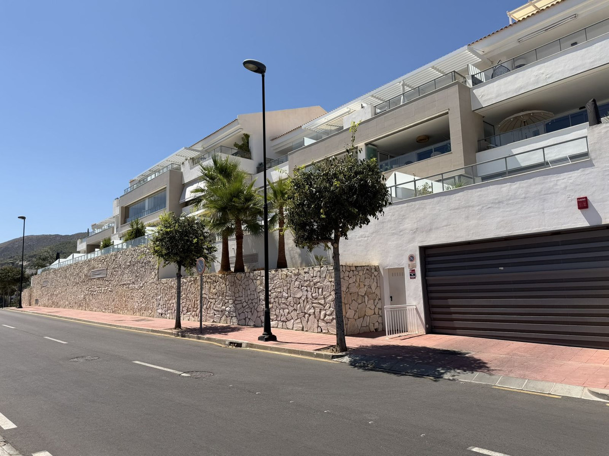 Se vende Apartamento Planta Media de 3 dormitorios en Costa Del Sol, Málaga, España