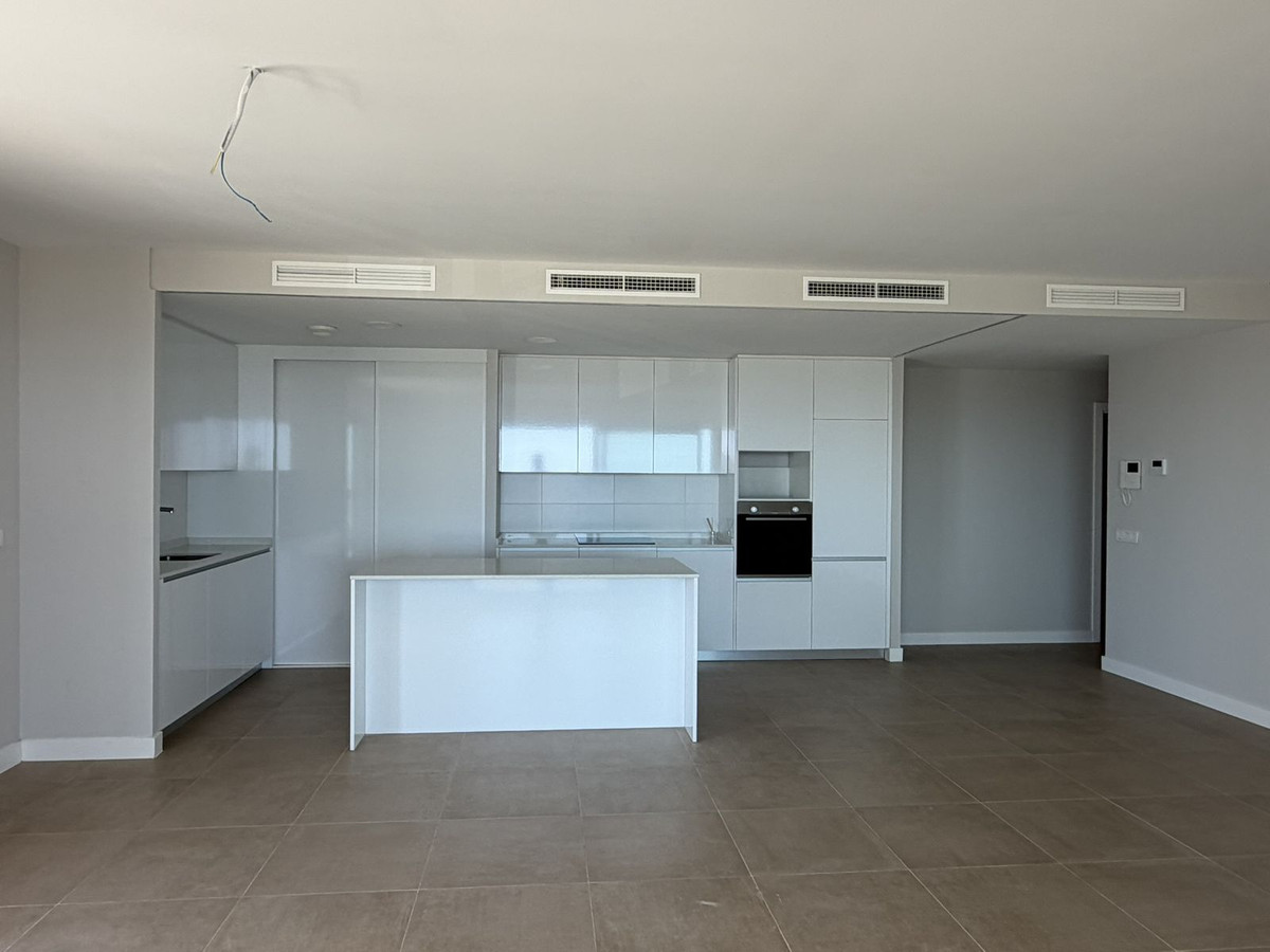 Se vende Apartamento Planta Media de 3 dormitorios en Costa Del Sol, Málaga, España