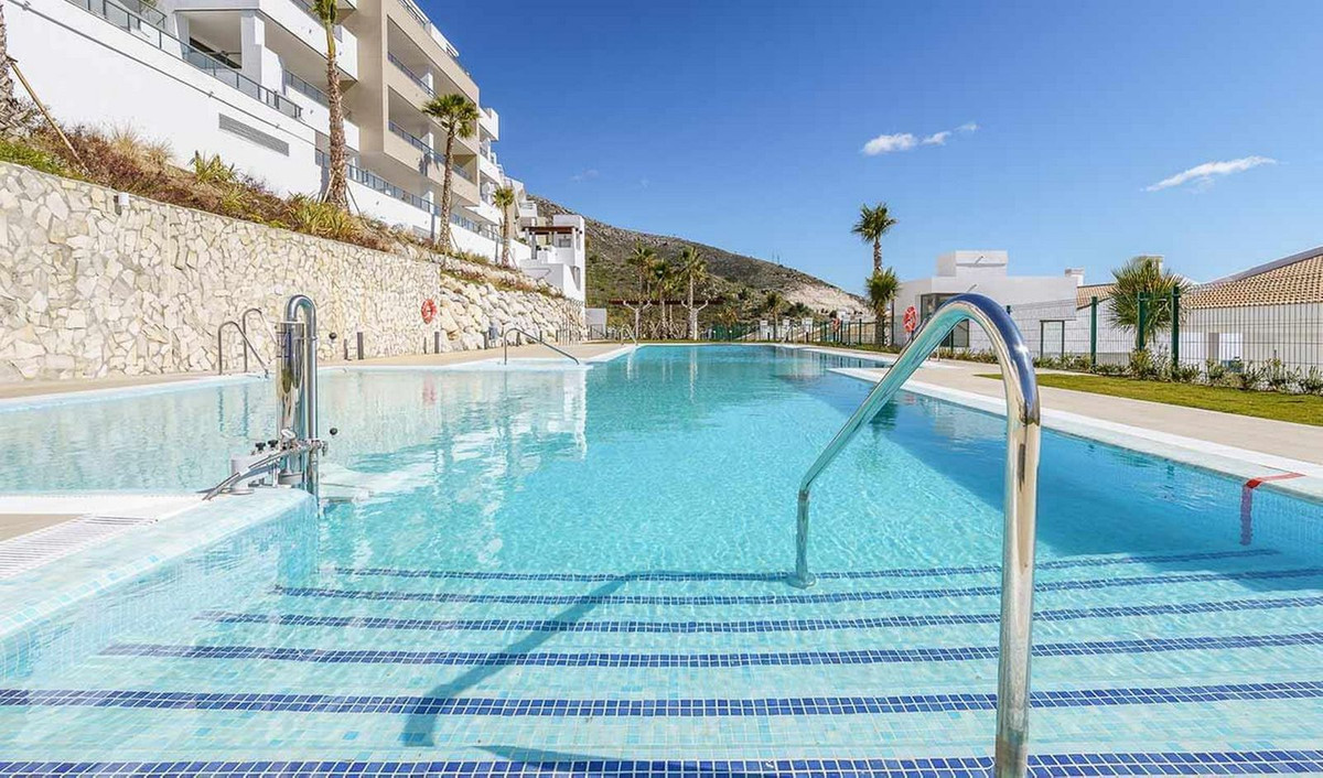 Se vende Apartamento Planta Media de 3 dormitorios en Costa Del Sol, Málaga, España