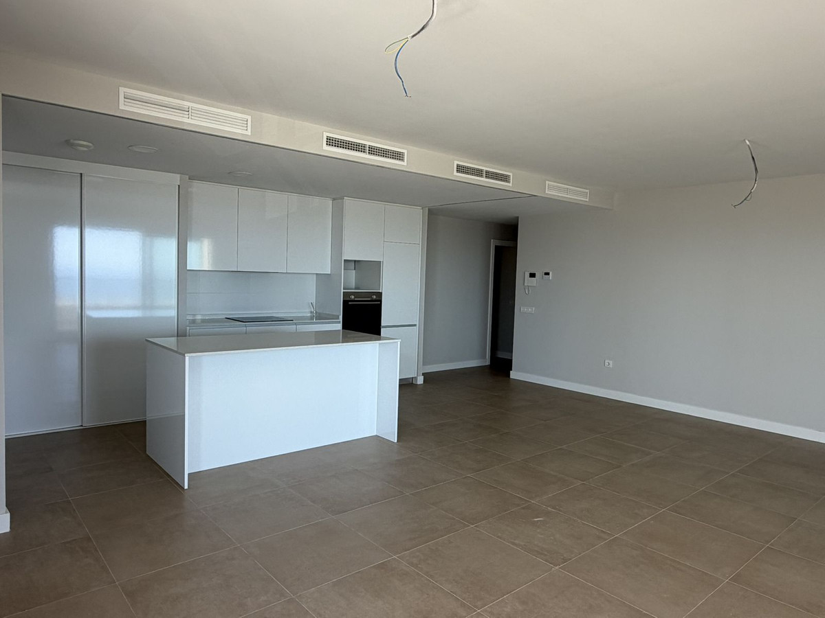Se vende Apartamento Planta Media de 3 dormitorios en Costa Del Sol, Málaga, España