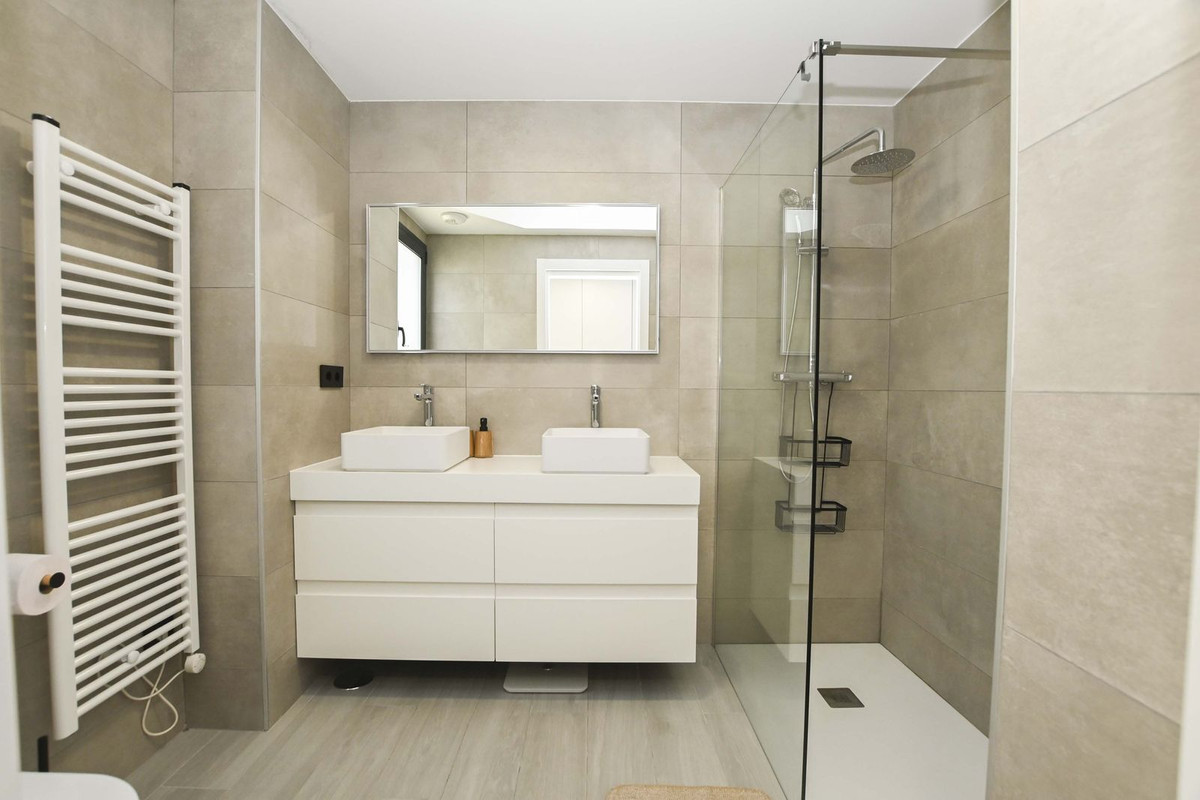 Se vende Apartamento Planta Media de 2 dormitorios en Costa Blanca, Alicante, España
