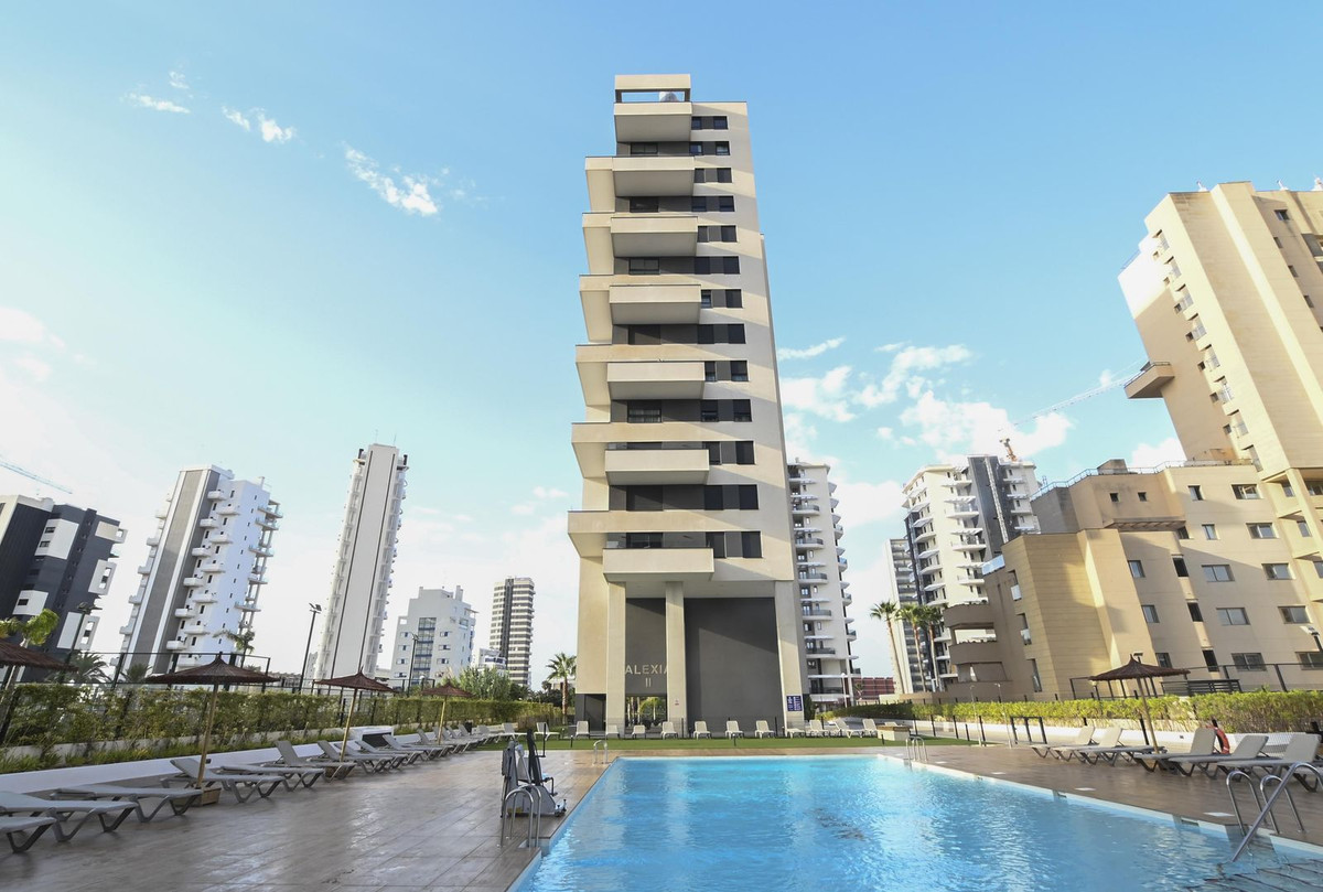 Se vende Apartamento Planta Media de 2 dormitorios en Costa Blanca, Alicante, España