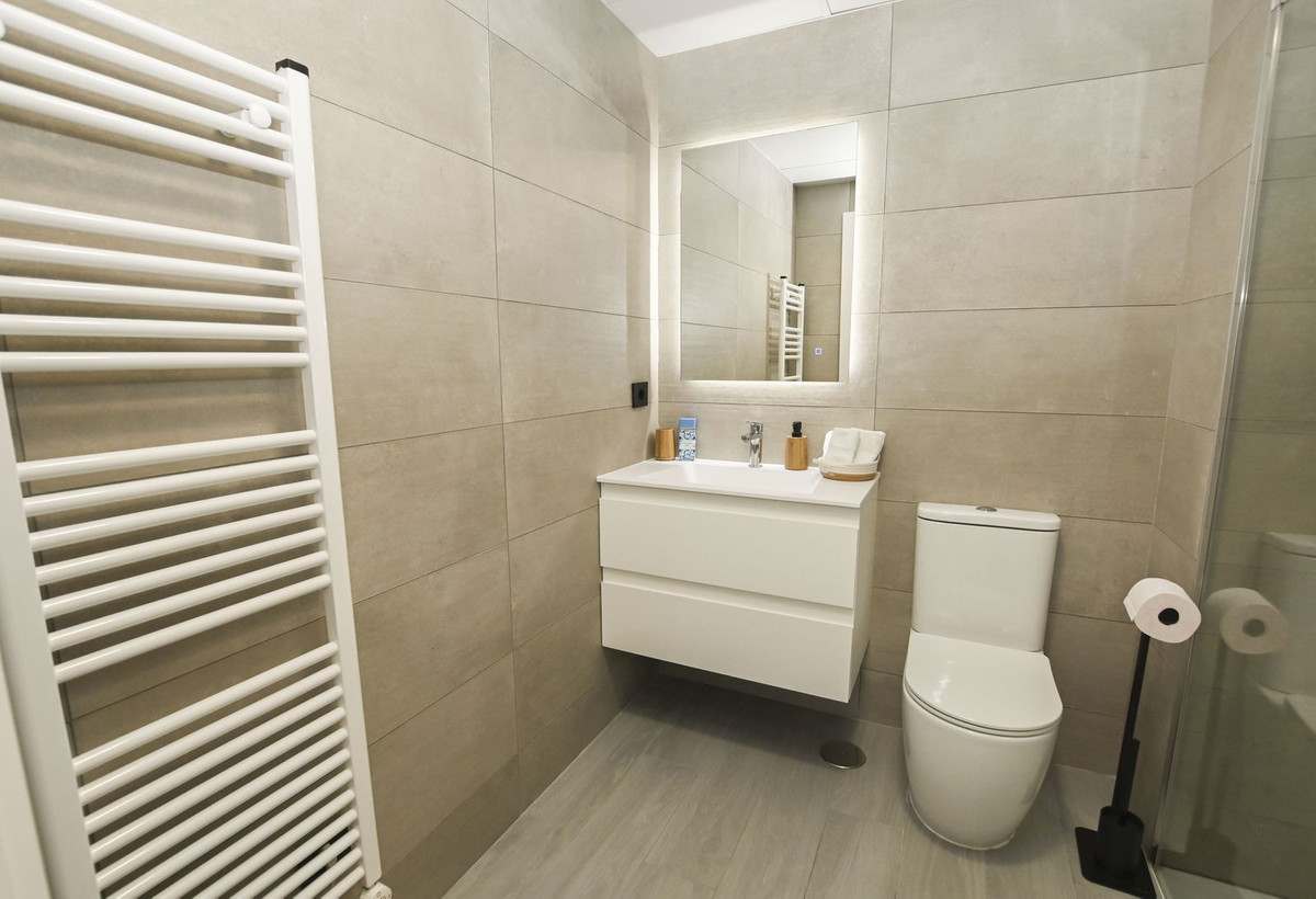 Se vende Apartamento Planta Media de 2 dormitorios en Costa Blanca, Alicante, España