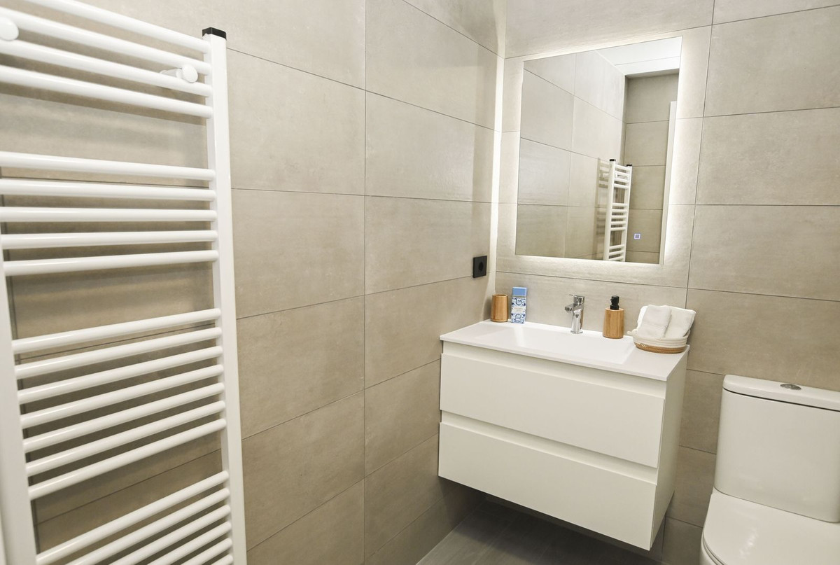 Se vende Apartamento Planta Media de 2 dormitorios en Costa Blanca, Alicante, España