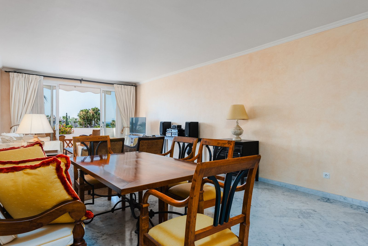 3 Bed Apartment for sale in Marbella Costa Del Sol, Málaga, Spain