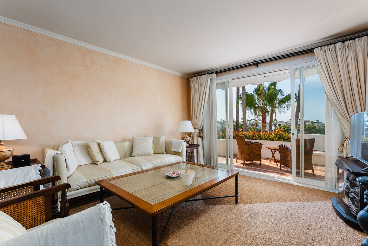 3 Bed Apartment for sale in Marbella Costa Del Sol, Málaga, Spain