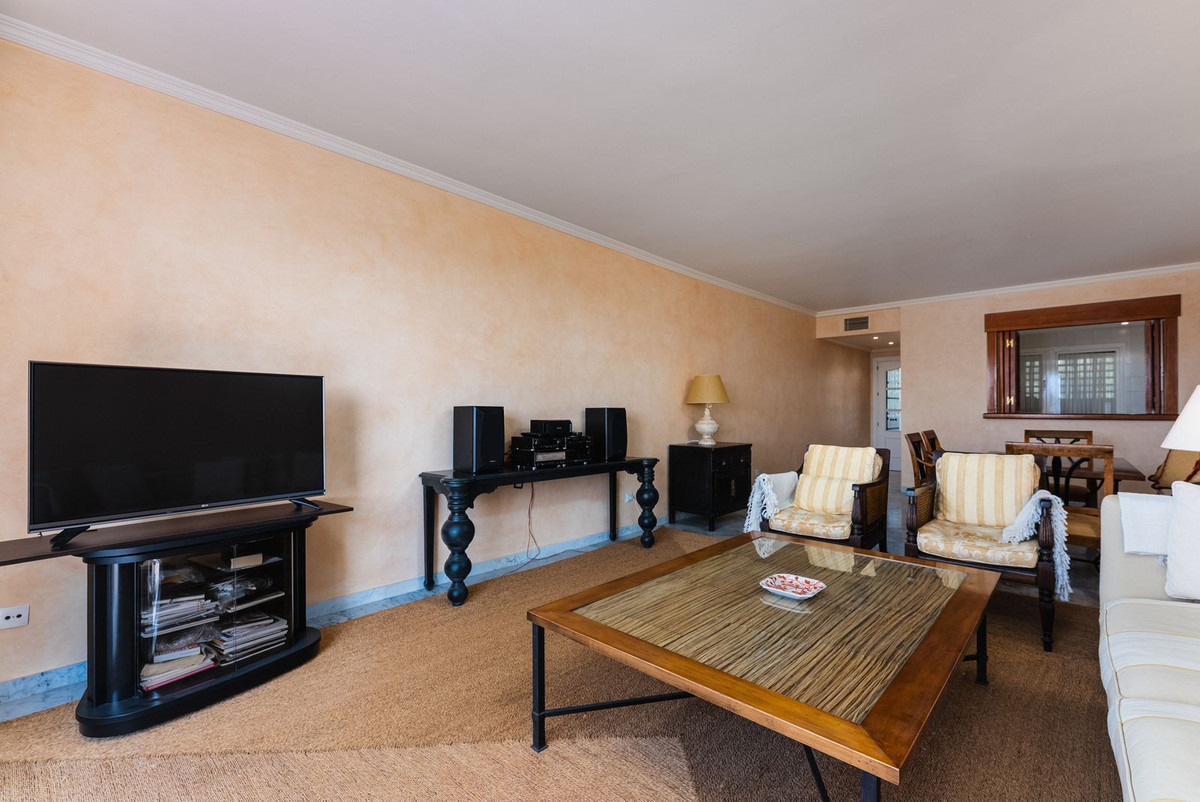 3 Bed Apartment for sale in Marbella Costa Del Sol, Málaga, Spain