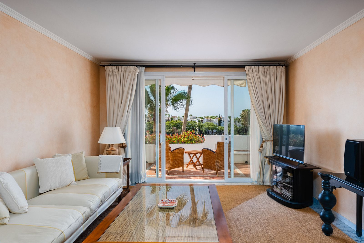 3 Bed Apartment for sale in Marbella Costa Del Sol, Málaga, Spain