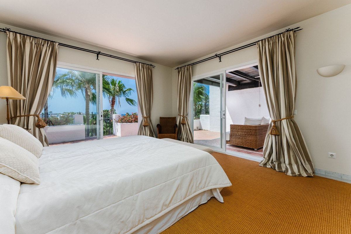 3 Bed Apartment for sale in Marbella Costa Del Sol, Málaga, Spain