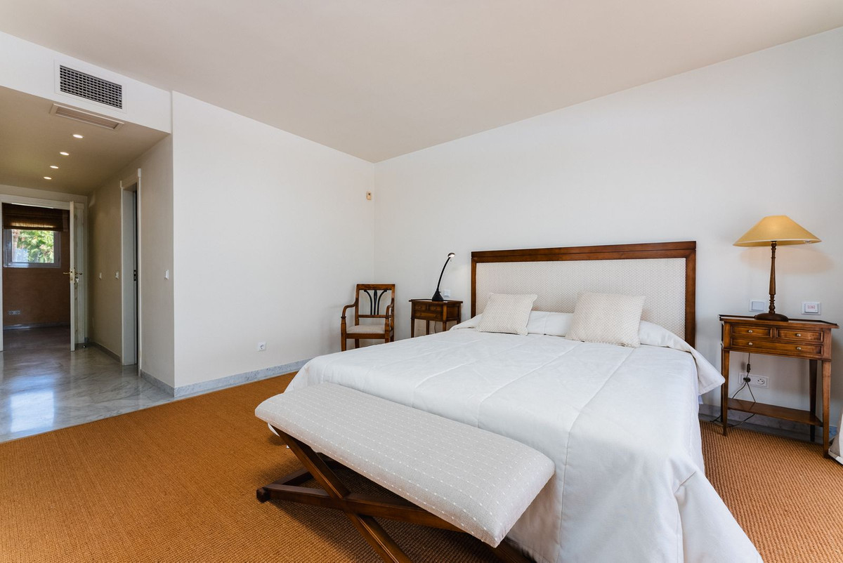 3 Bed Apartment for sale in Marbella Costa Del Sol, Málaga, Spain