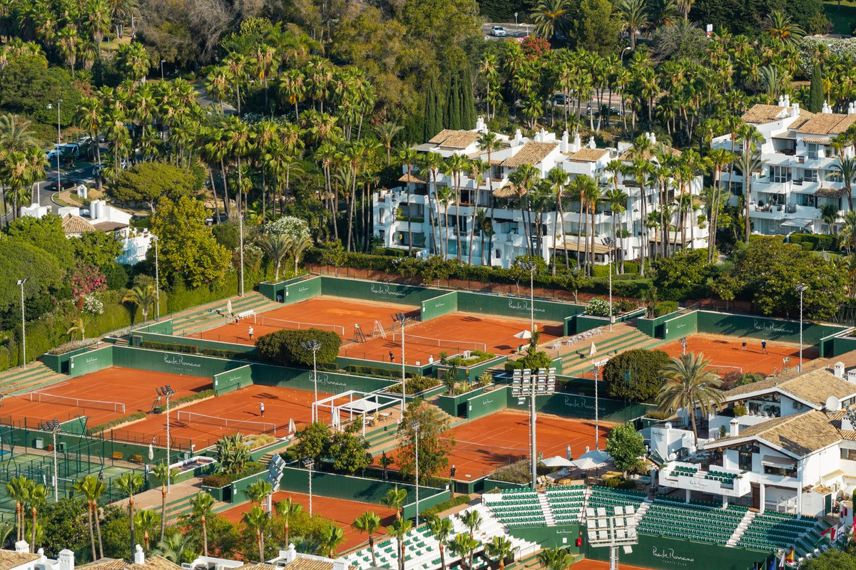 3 Bed Apartment for sale in Marbella Costa Del Sol, Málaga, Spain