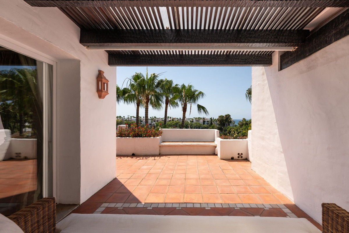 3 Bed Apartment for sale in Marbella Costa Del Sol, Málaga, Spain