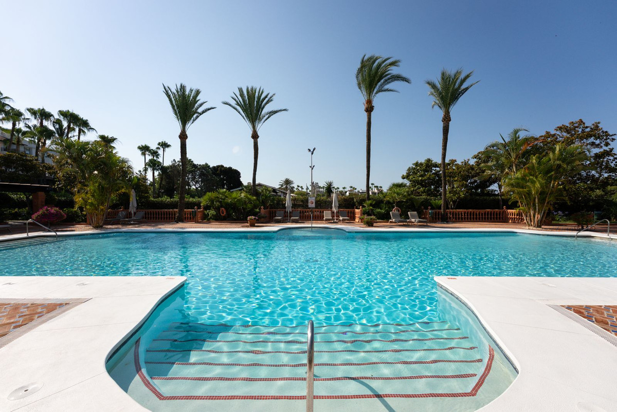 3 Bed Apartment for sale in Marbella Costa Del Sol, Málaga, Spain