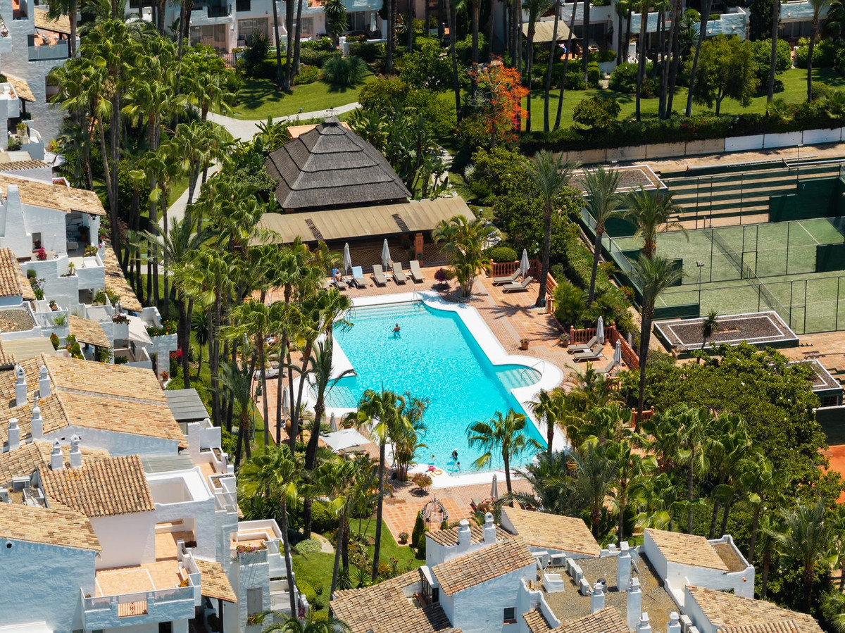3 Bed Apartment for sale in Marbella Costa Del Sol, Málaga, Spain