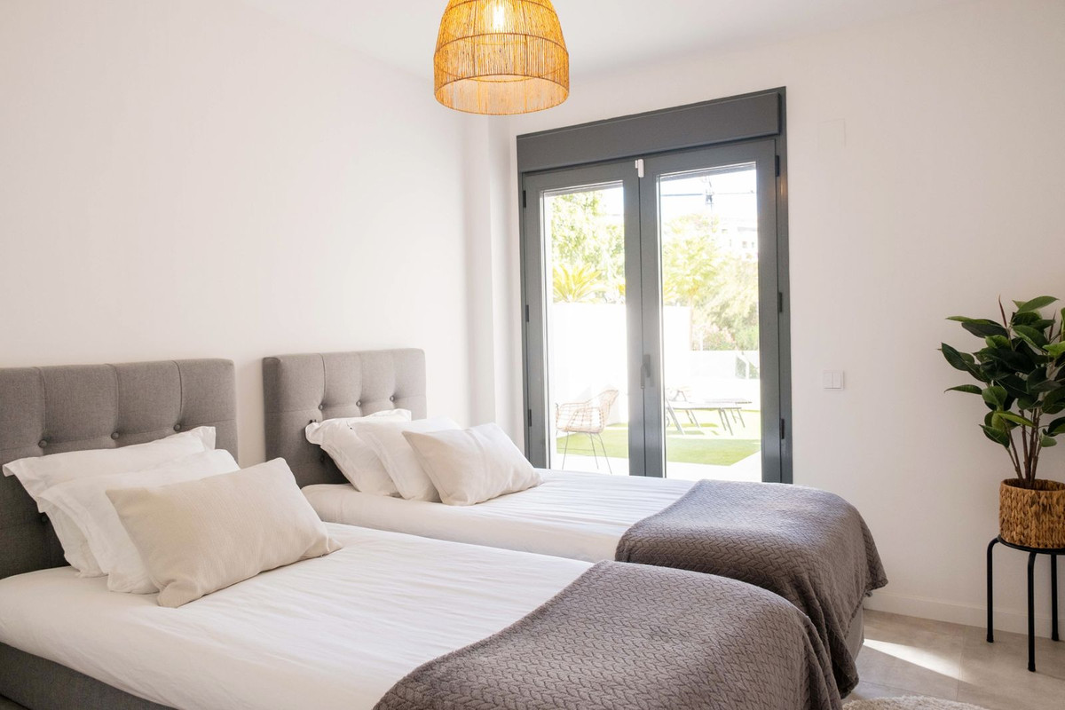 Se vende Apartamento Planta Baja de 2 dormitorios en Costa Del Sol, Málaga, España