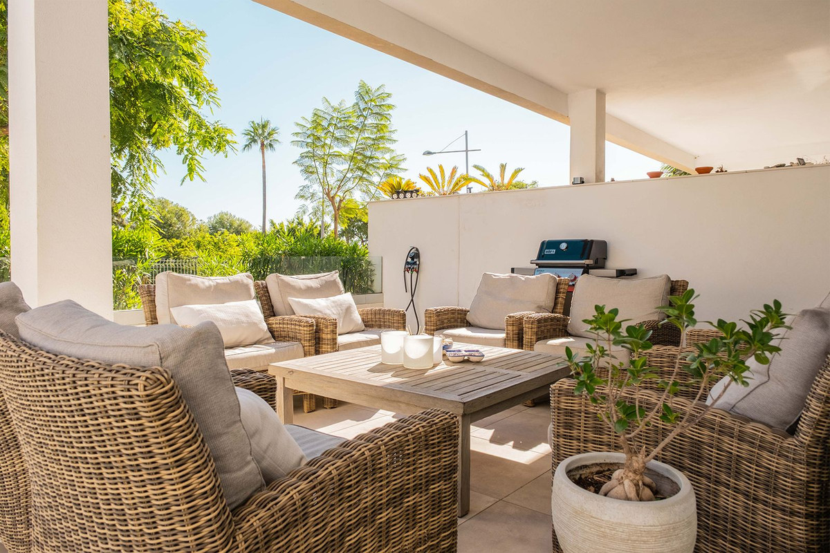Se vende Apartamento Planta Baja de 2 dormitorios en Costa Del Sol, Málaga, España