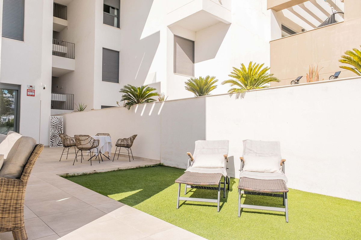 Se vende Apartamento Planta Baja de 2 dormitorios en Costa Del Sol, Málaga, España