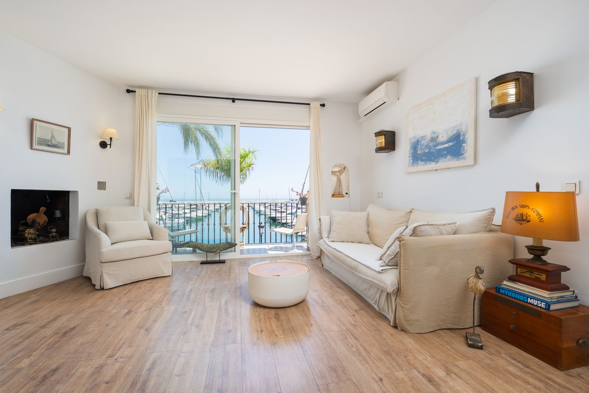 1 Bed Apartment for sale in Puerto Banús Costa Del Sol, Málaga, Spain