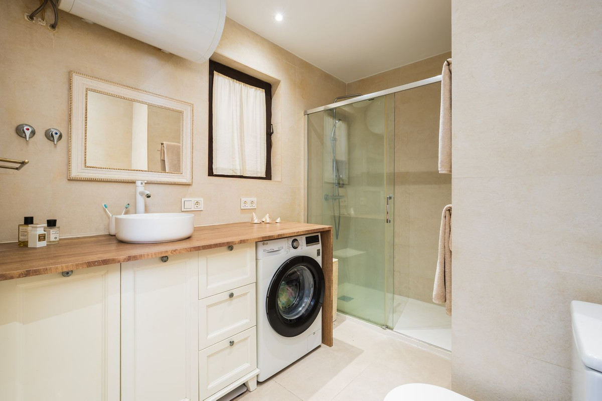 1 Bed Apartment for sale in Puerto Banús Costa Del Sol, Málaga, Spain