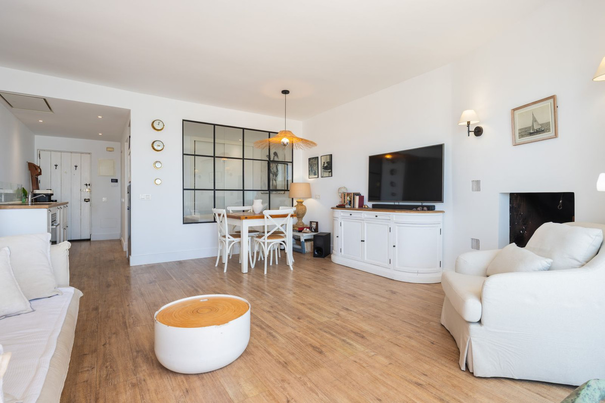 1 Bed Apartment for sale in Puerto Banús Costa Del Sol, Málaga, Spain