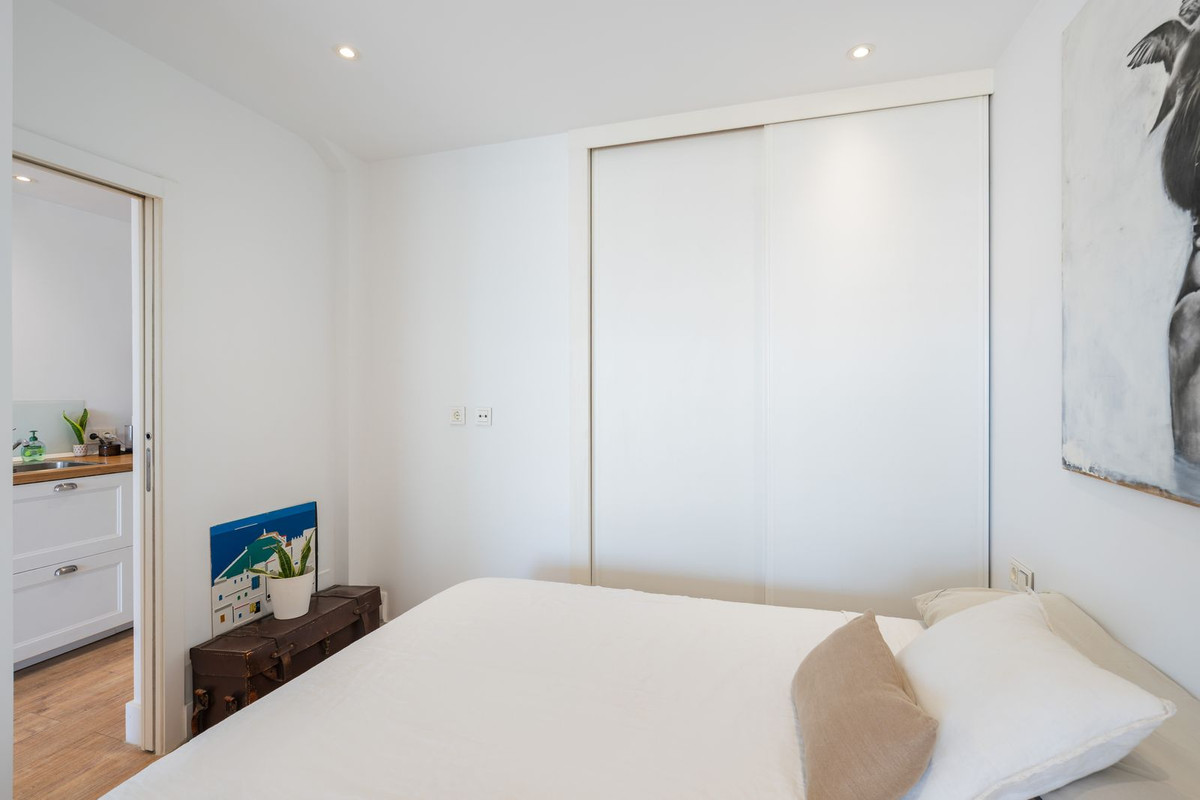 1 Bed Apartment for sale in Puerto Banús Costa Del Sol, Málaga, Spain