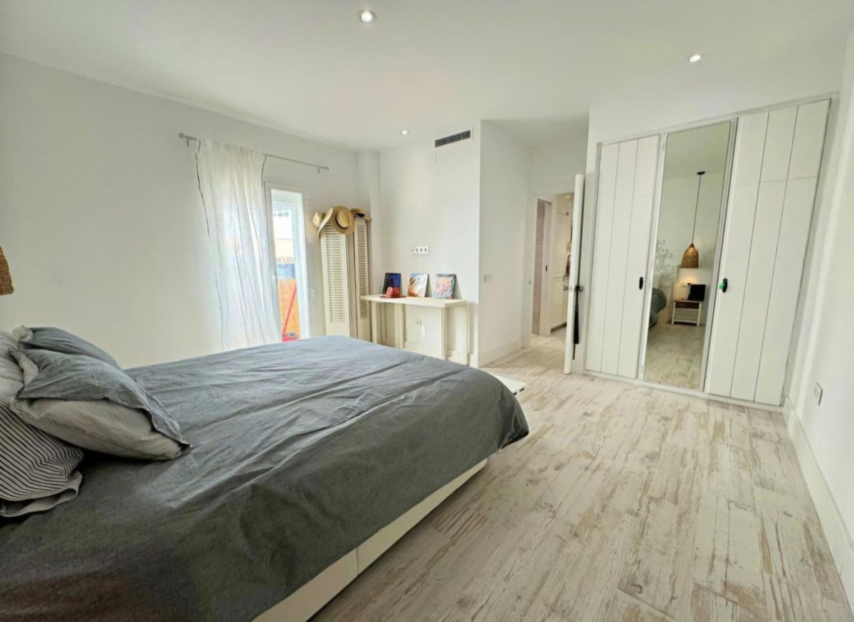 Se vende Apartamento Planta Media de 2 dormitorios en Costa Del Sol, Málaga, España