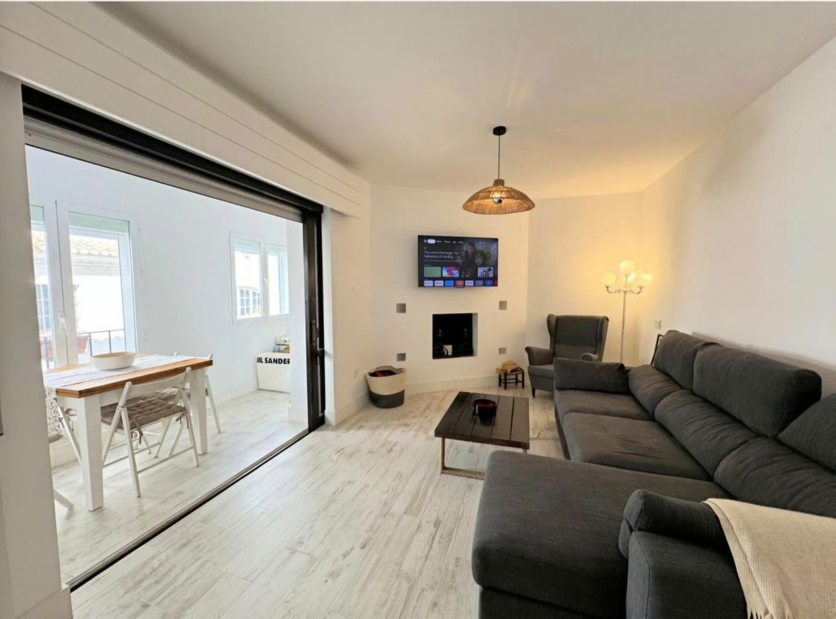 Se vende Apartamento Planta Media de 2 dormitorios en Costa Del Sol, Málaga, España