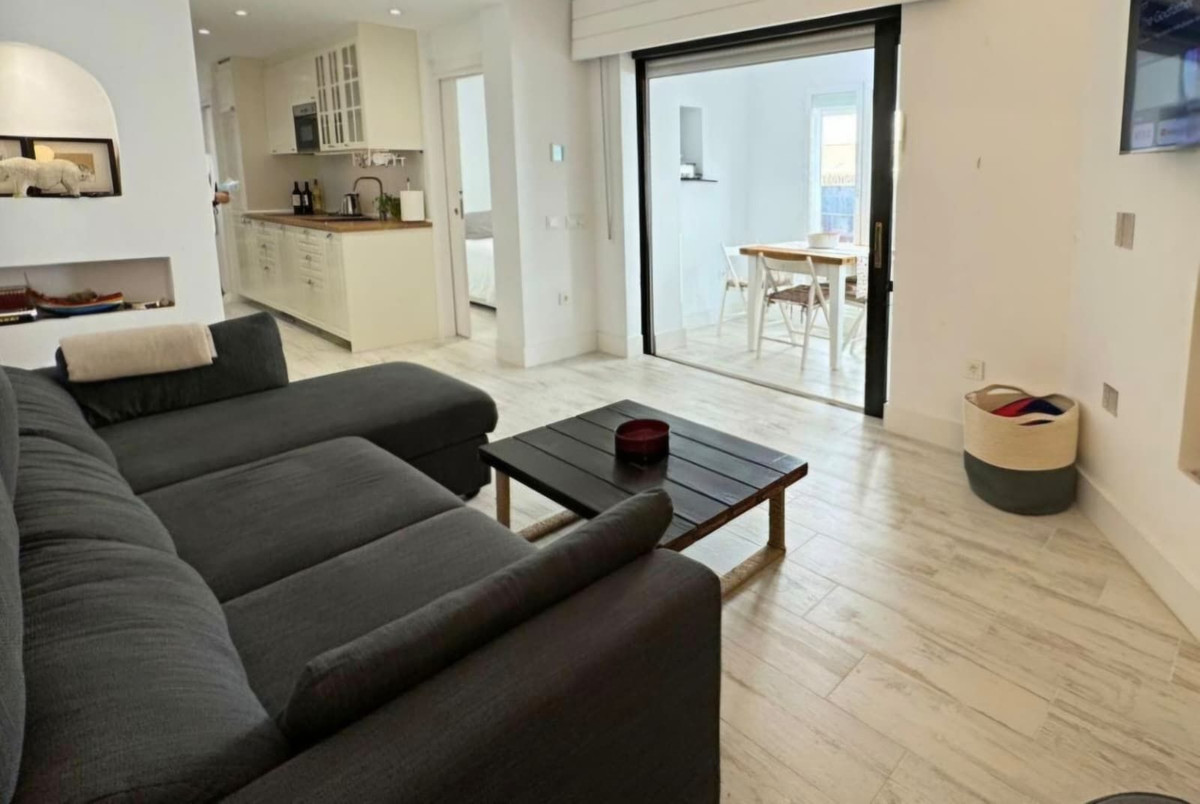 Se vende Apartamento Planta Media de 2 dormitorios en Costa Del Sol, Málaga, España