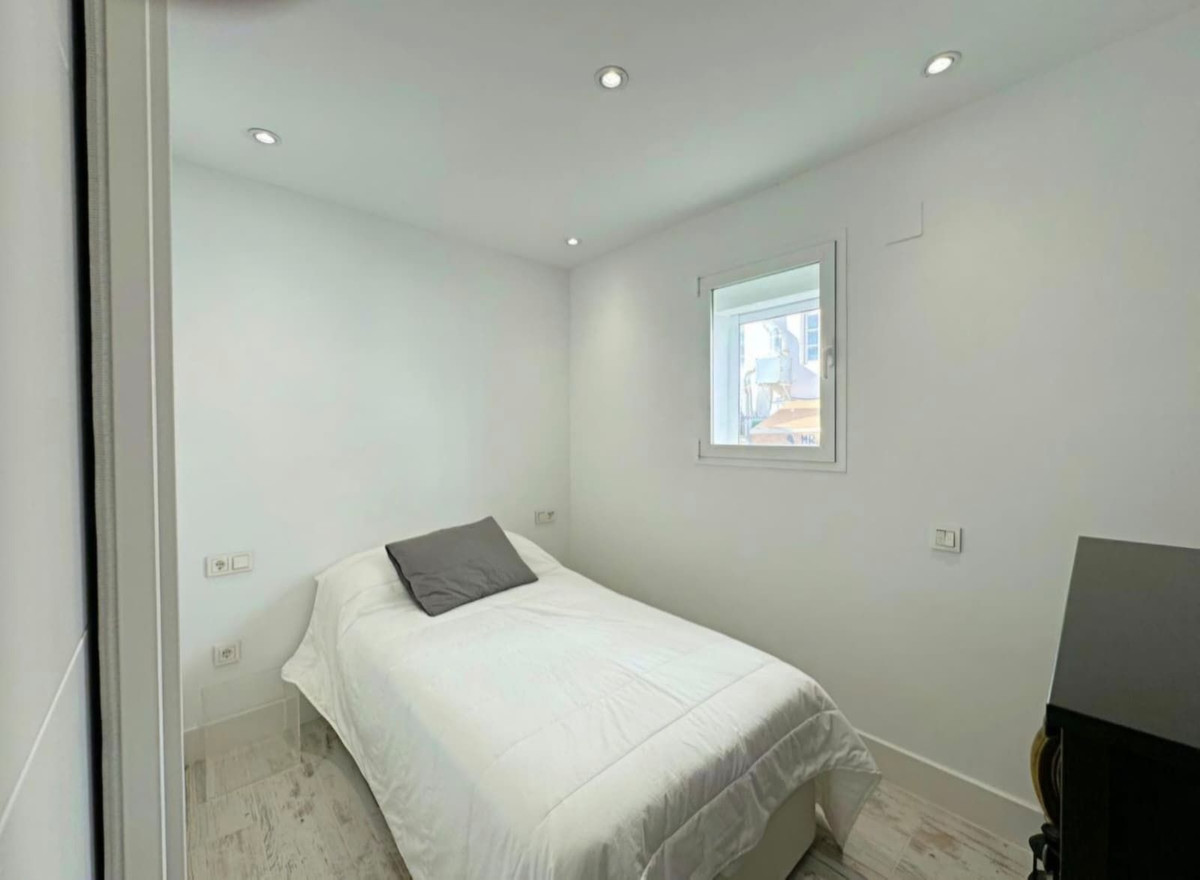 Se vende Apartamento Planta Media de 2 dormitorios en Costa Del Sol, Málaga, España