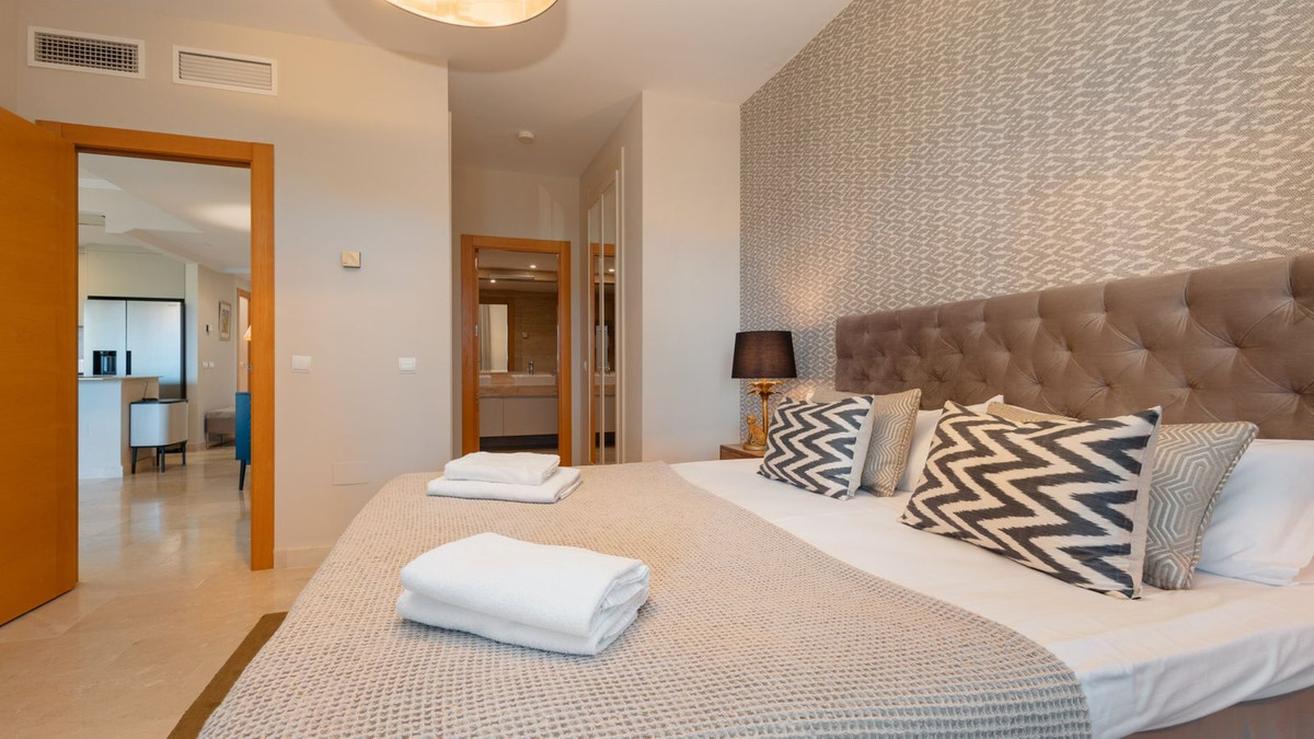 3 Bed Apartment for sale in Benahavís Costa Del Sol, Málaga, Spain