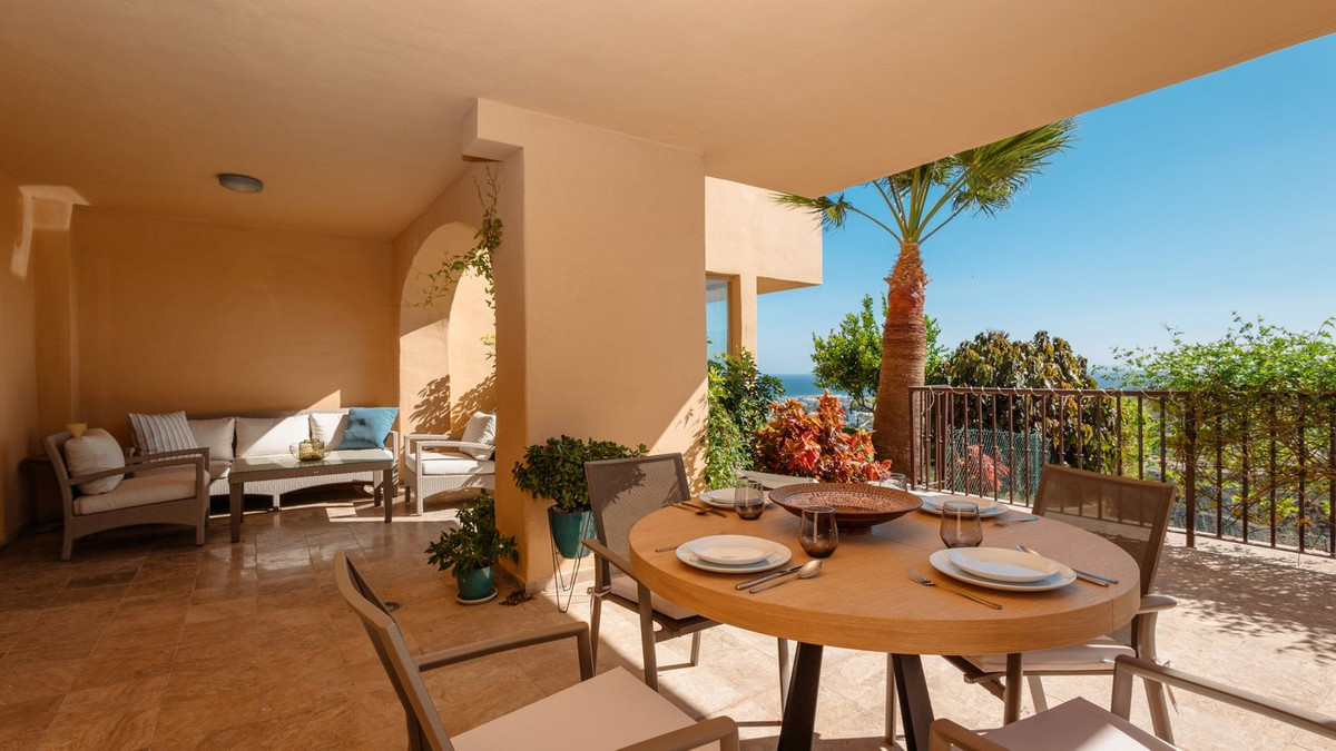 3 Bed Apartment for sale in Benahavís Costa Del Sol, Málaga, Spain