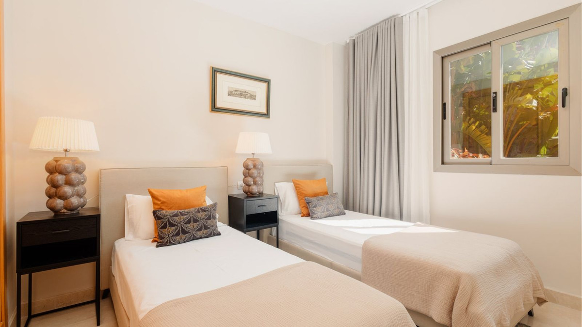 3 Bed Apartment for sale in Benahavís Costa Del Sol, Málaga, Spain