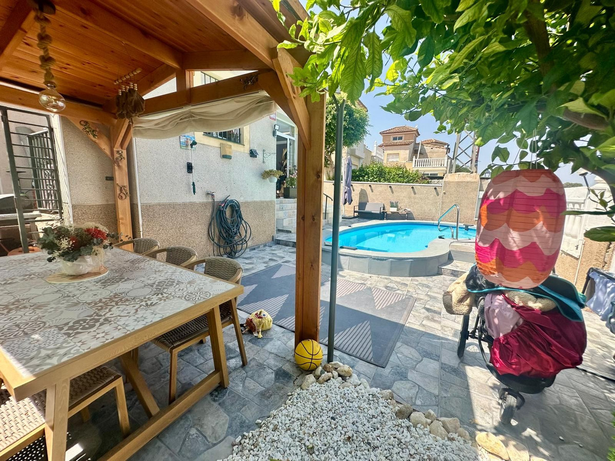 3 Bed Townhouse for sale in Algorfa Costa Blanca, Alicante, Spain