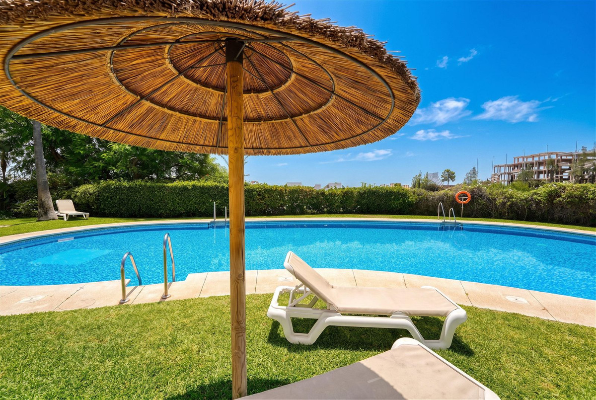 3 Bed Apartment for sale in Benahavís Costa Del Sol, Málaga, Spain