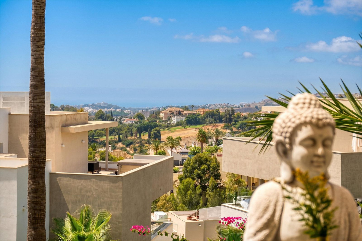 3 Bed Apartment for sale in Benahavís Costa Del Sol, Málaga, Spain