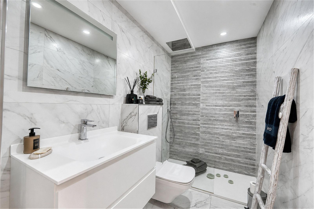 3 Bed Apartment for sale in Benahavís Costa Del Sol, Málaga, Spain