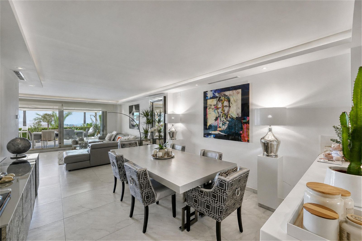 3 Bed Apartment for sale in Benahavís Costa Del Sol, Málaga, Spain