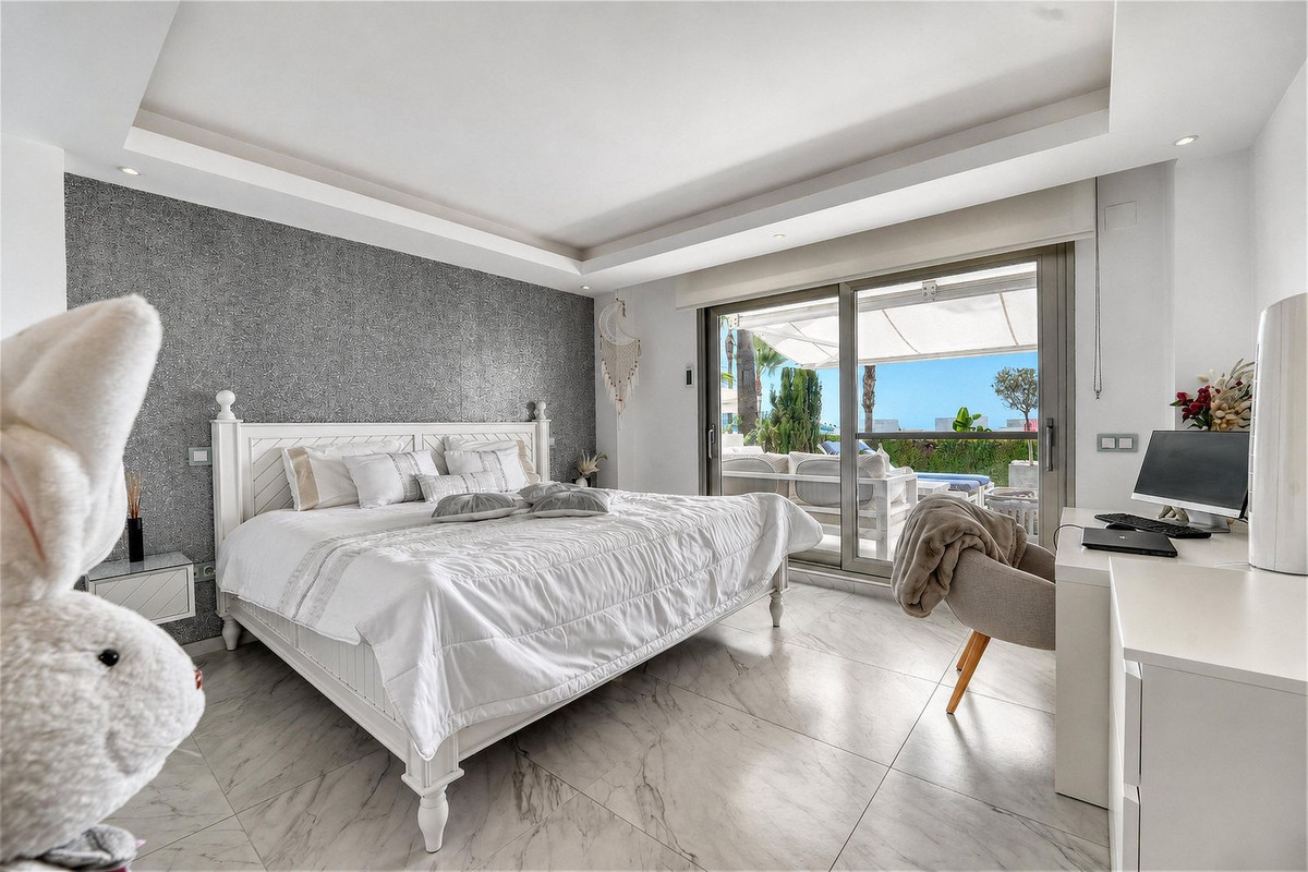 3 Bed Apartment for sale in Benahavís Costa Del Sol, Málaga, Spain
