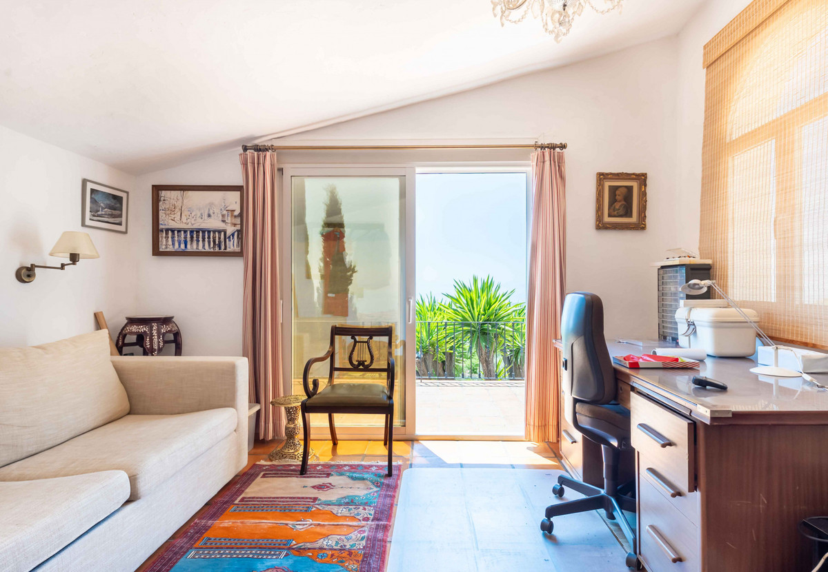 5 Bed Townhouse for sale in Mijas Costa Del Sol, Málaga, Spain