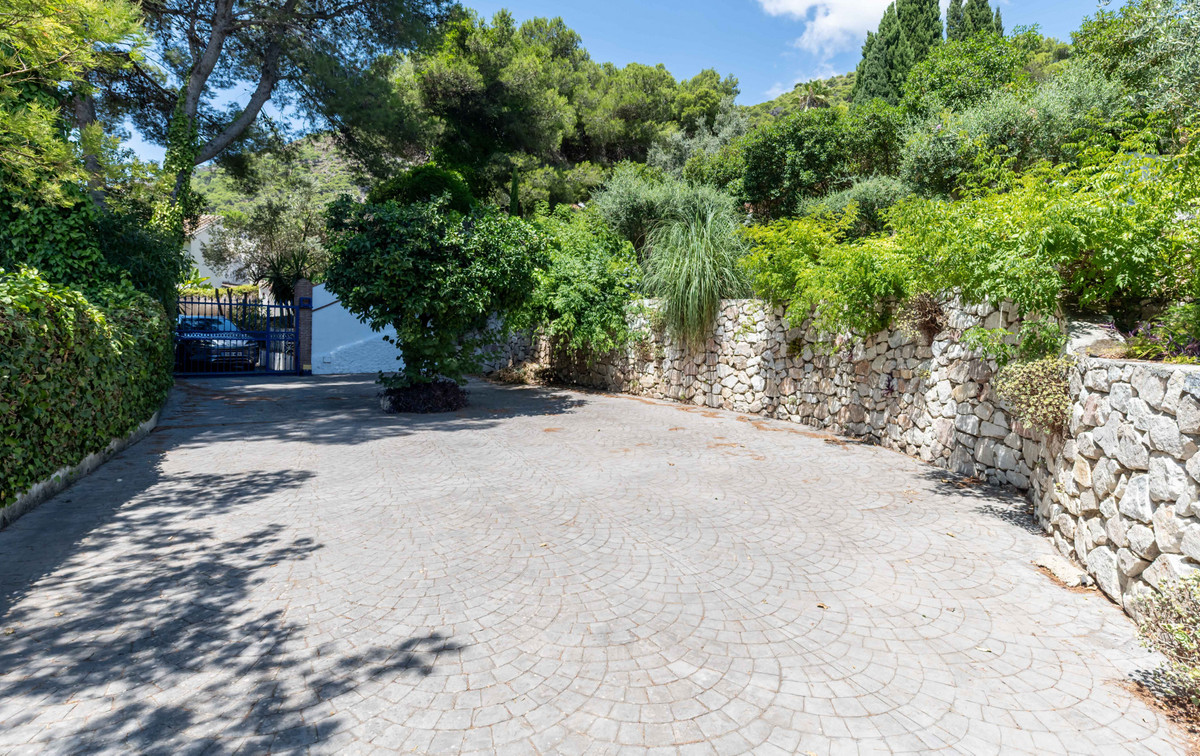 5 Bed Townhouse for sale in Mijas Costa Del Sol, Málaga, Spain
