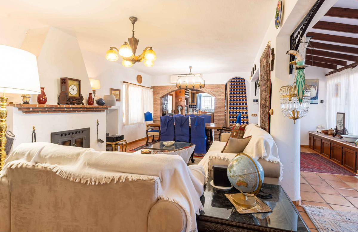 5 Bed Townhouse for sale in Mijas Costa Del Sol, Málaga, Spain