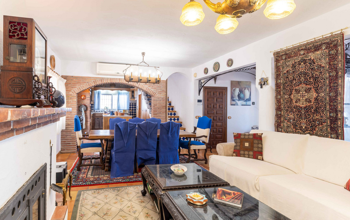 5 Bed Townhouse for sale in Mijas Costa Del Sol, Málaga, Spain